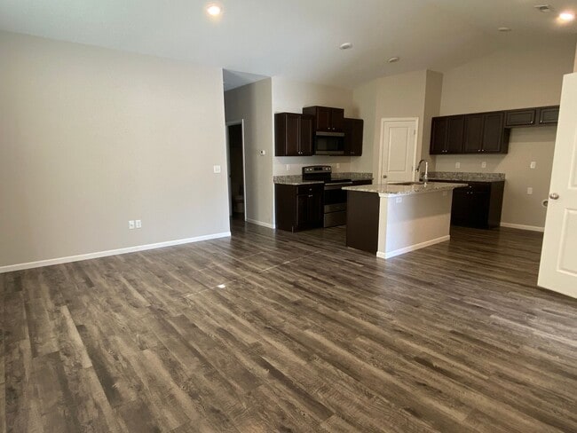 Building Photo - 412 S Longbranch Dr