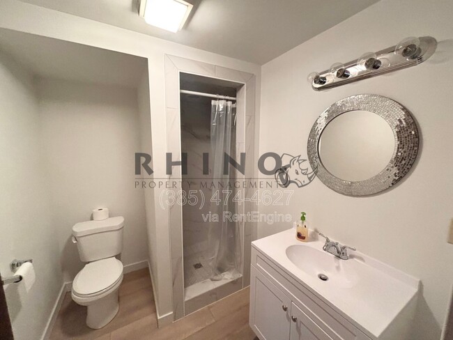 Building Photo - 825 W Arapahoe Ave