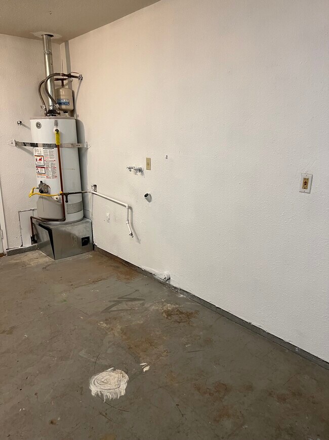 Building Photo - 8434 Jonquil Way