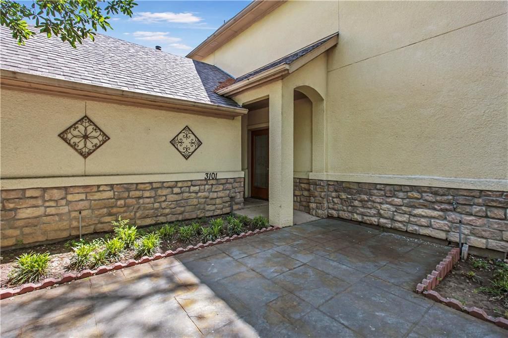 Foto principal - 3101 Hedgerow Dr