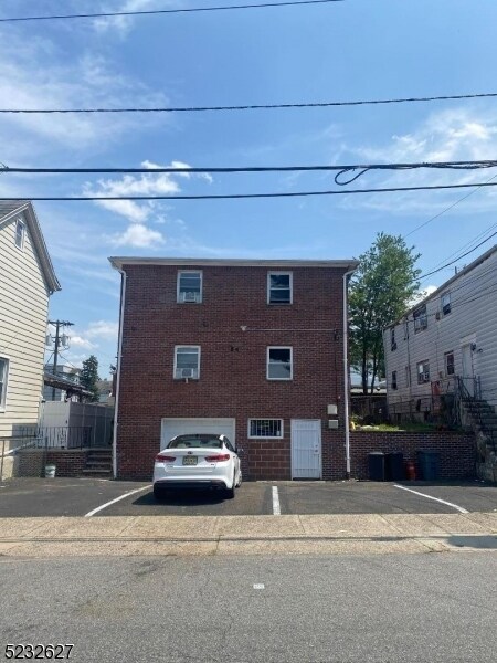 Primary Photo - 54 N 11th St