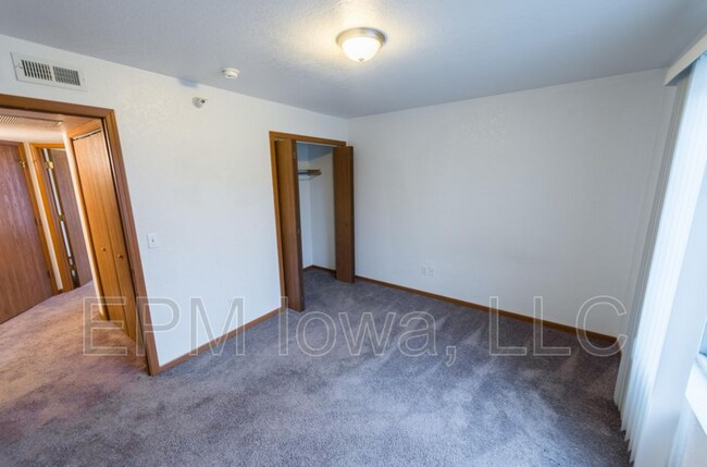 Foto del edificio - 619 Johnson St