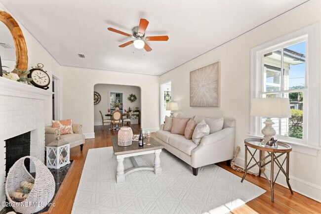 Foto del edificio - 4744 Glenwood Ave