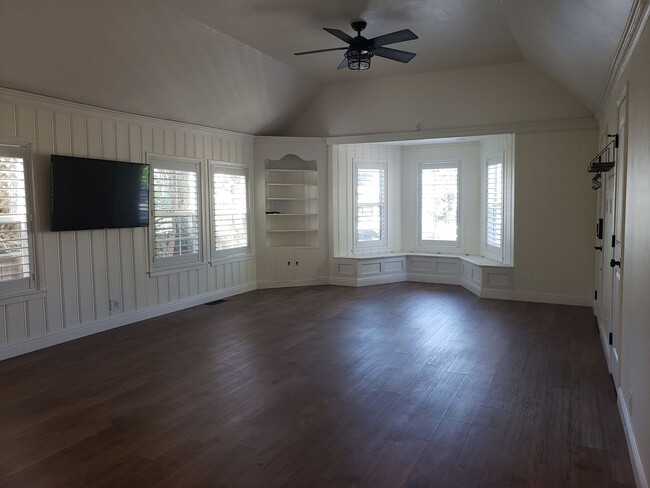 Foto del edificio - Historic Folsom 3 Bdrm, 2 Bath - Remodeled!