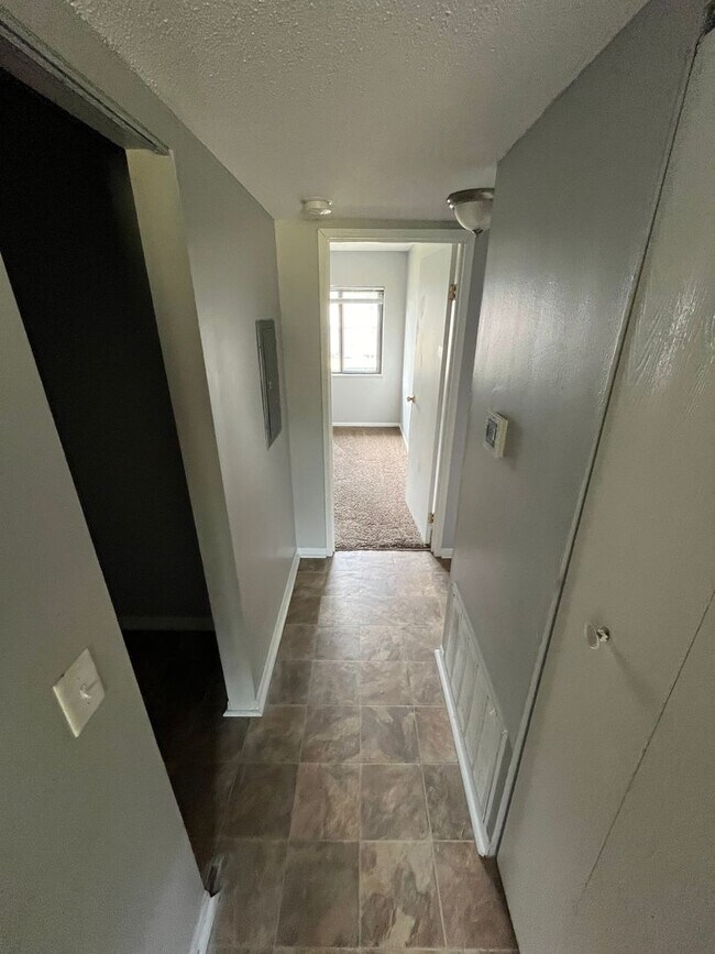 Foto del edificio - 2 Bedroom Apartment in Butler!!!