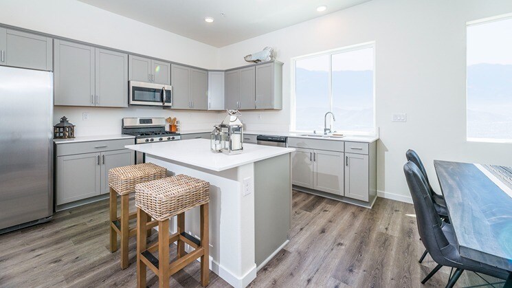 Foto principal - Summit Ridge Townhomes