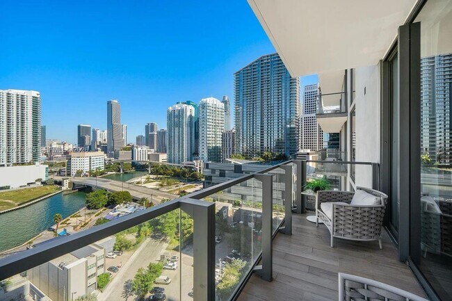 Foto del edificio - 88 SW 7th St