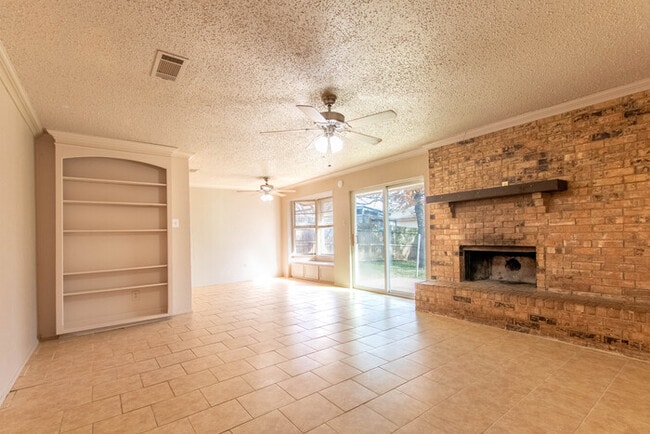 Building Photo - 1112 Autumn Oak Dr