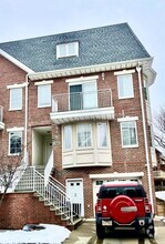 Building Photo - 329 Soundview Ln