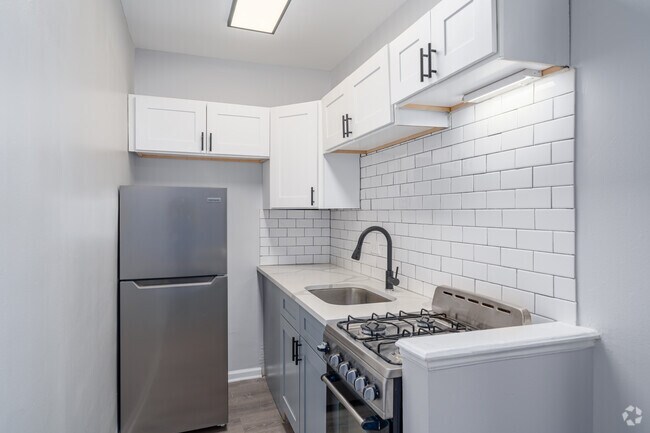 1 dormitorio, 1 baño - 650 pies cuadrados - Cocina - 7715 S South Shore