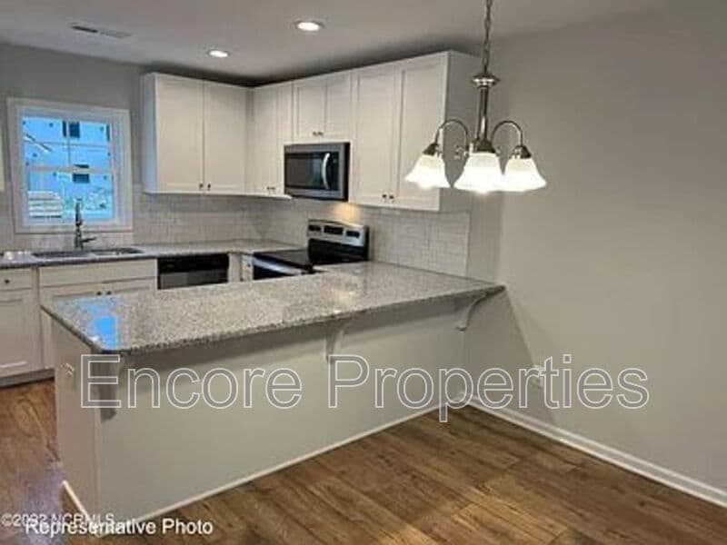 Foto del edificio - 242 S Raleigh St