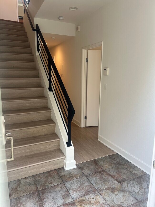 Foto del edificio - 14907 Moorpark St