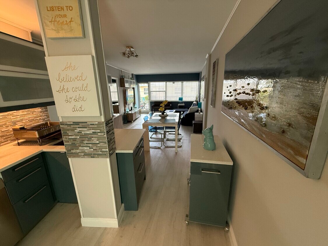 Foto principal - 3250 NE 28th St