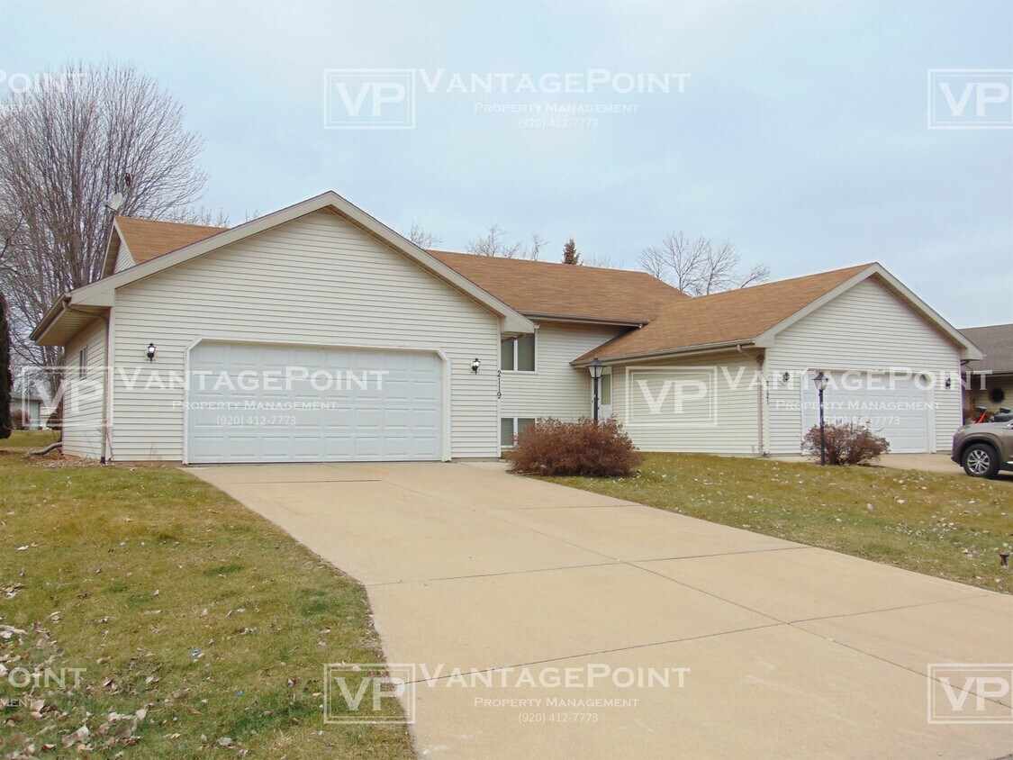 Primary Photo - 2119 N Cloudview Dr