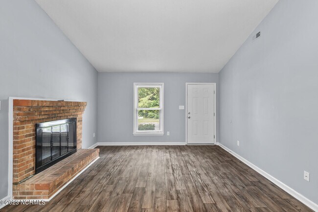 Building Photo - 111 Windsor Ct
