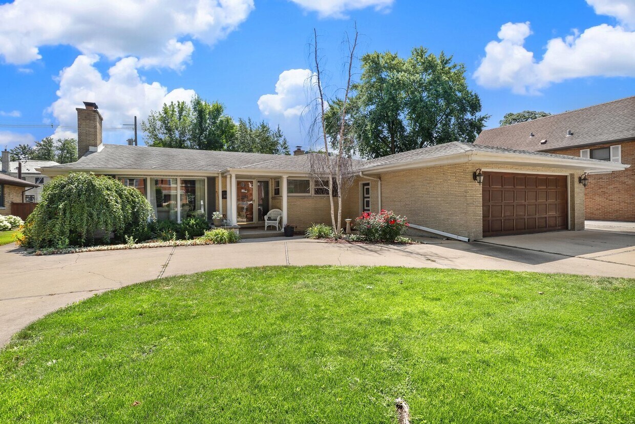 6171 N Lemont Ave, Chicago, IL 60646 House Rental in Chicago, IL