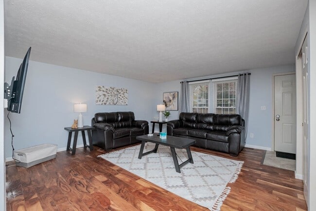 Building Photo - 1387 Firethorne Dr