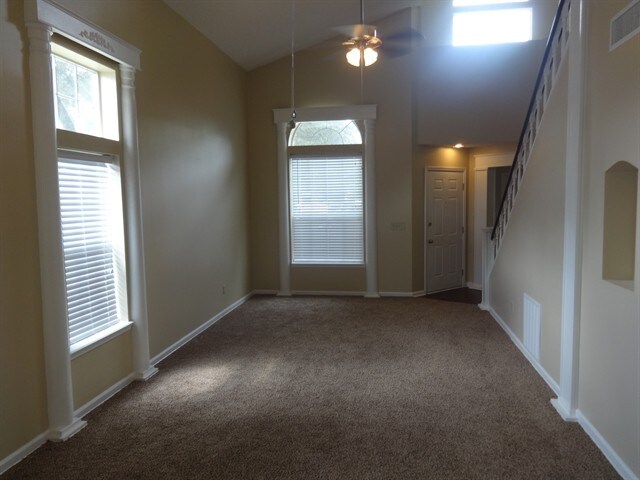 Foto del edificio - 325 Willow Green Dr