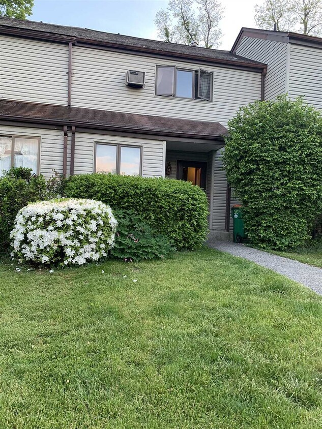 Primary Photo - 21 Sycamore Dr
