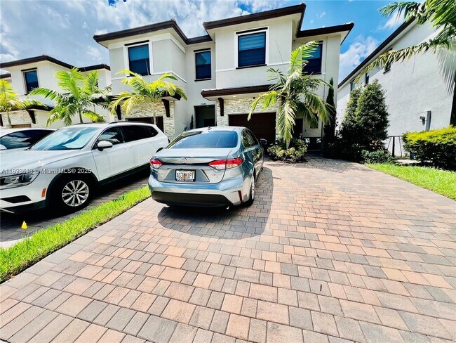 Building Photo - 25532 SW 108th Ave