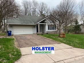 Building Photo - 209 Greenwood Dr