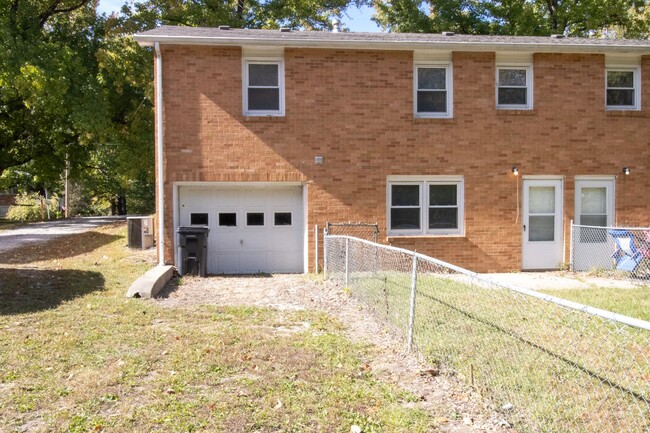 Building Photo - 2804 Isherwood Dr