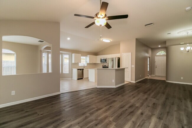 Foto del edificio - 1465 Lake Shore Ranch Dr