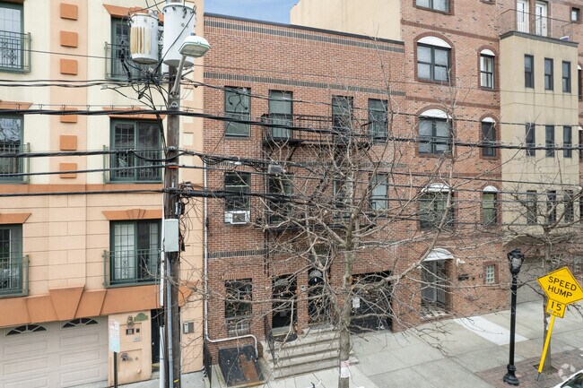 Foto del edificio - 212 Jackson St