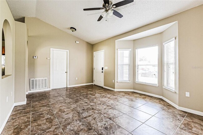Building Photo - 822 Del Prado Dr