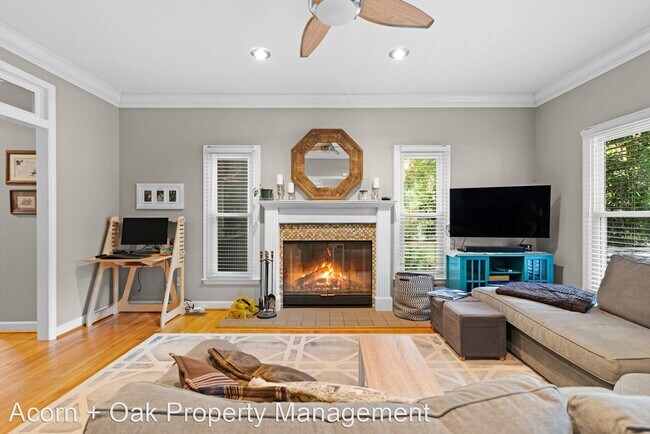 Building Photo - 3 br, 2 bath House - 103 Alba Ln