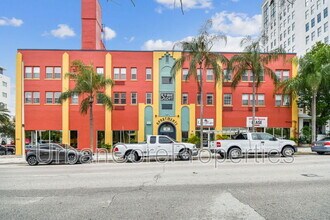Building Photo - 216 5th Ave N