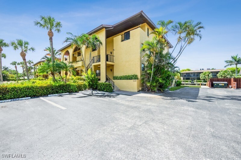 Foto principal - 1400 Blue Point Ave