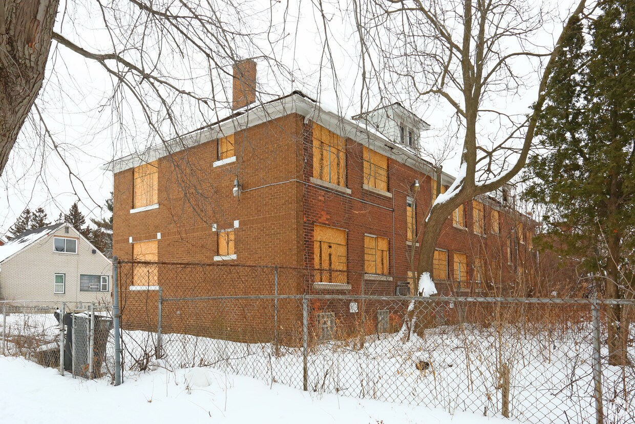 Building Photo - 7531 MacKenzie St