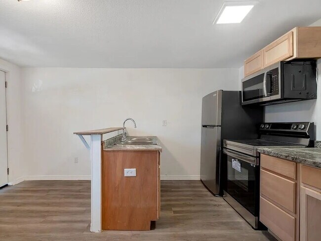 Foto del edificio - Affordable and Renovated 2/1!