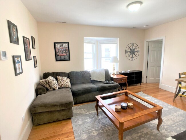 Foto del edificio - 24 Willard Ave