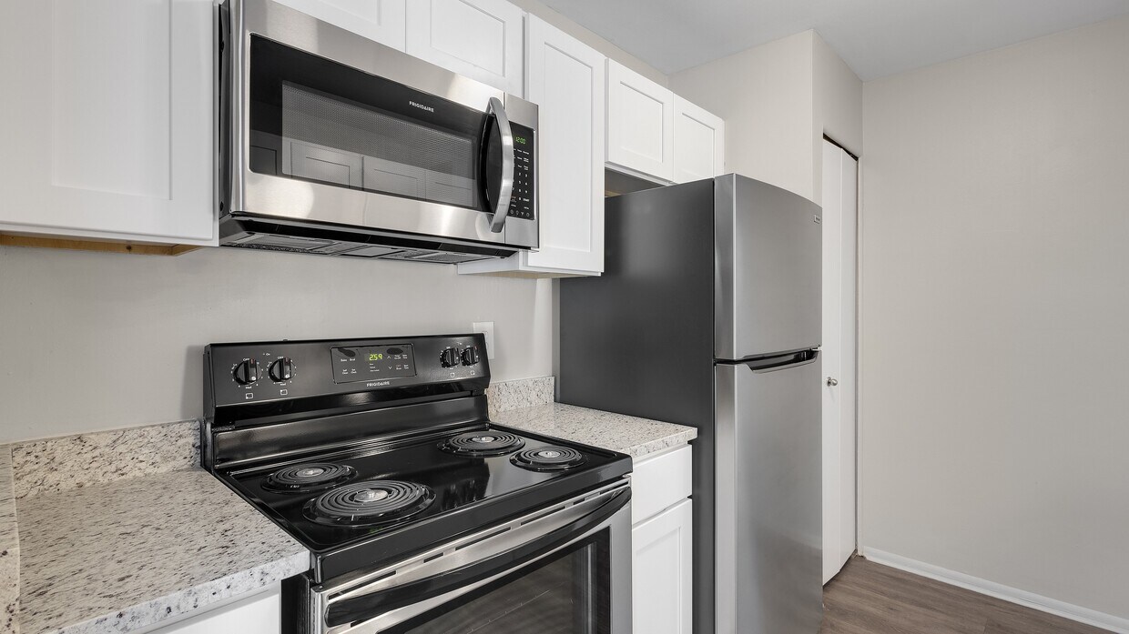 Harvard House Apartments 2200 Berkley Ave Berkley, MI