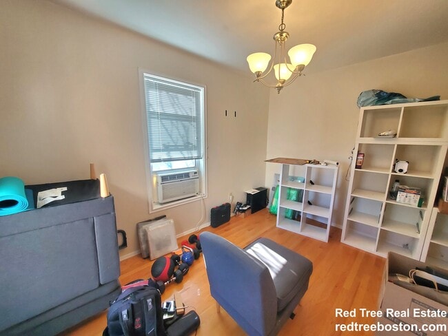 Building Photo - 277 Putnam Ave