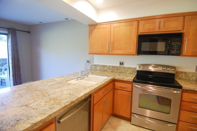 Foto del edificio - 2 Bedroom Condo in Presidential Heights 1 with Private back patio!!