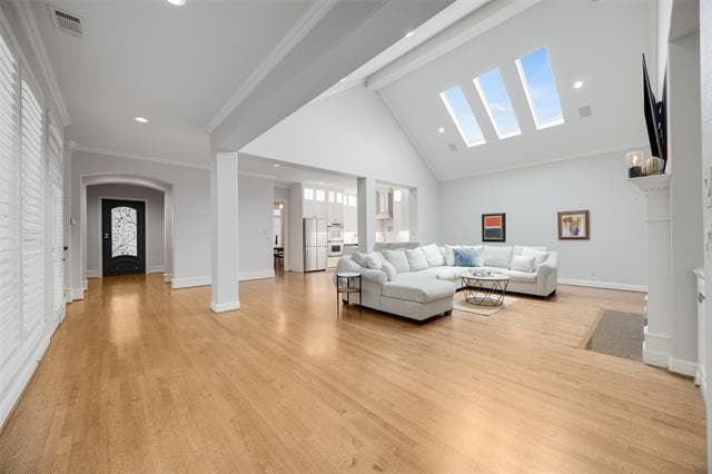 Building Photo - 5619 Miramar Dr