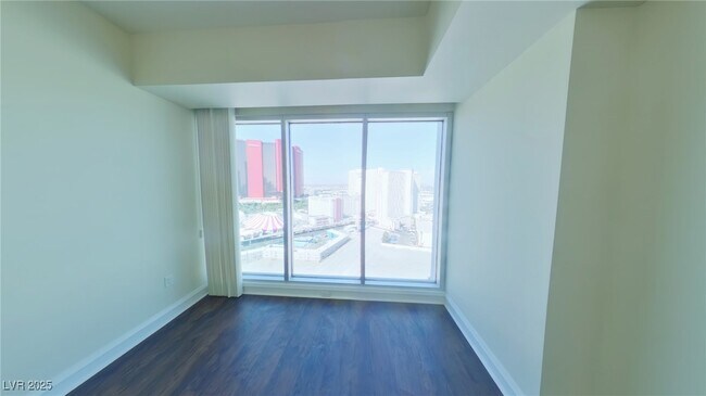 Foto del edificio - 2700 S Las Vegas Blvd