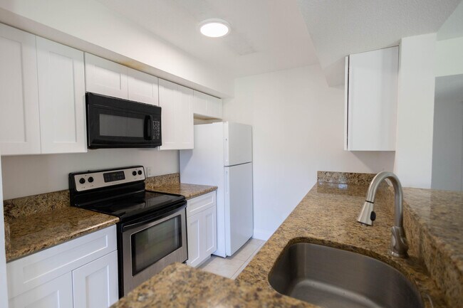 Building Photo - 815 Boynton Beach Blvd