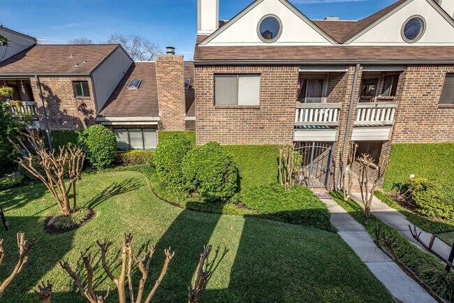 Building Photo - 1114 Augusta Dr