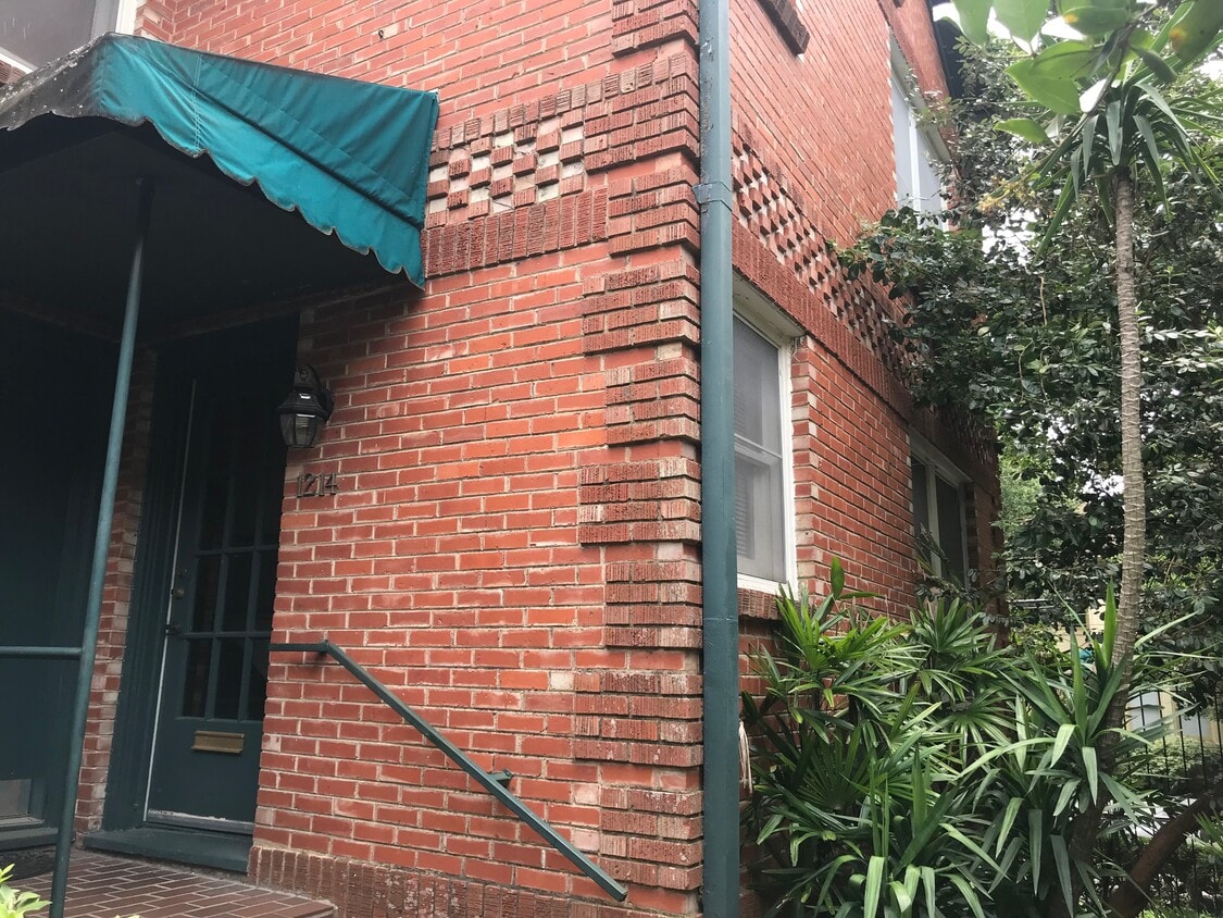 Entrance - 1214 Bartlett #15