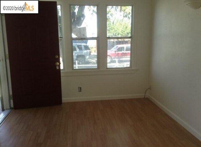Foto del edificio - 255 W 11th St
