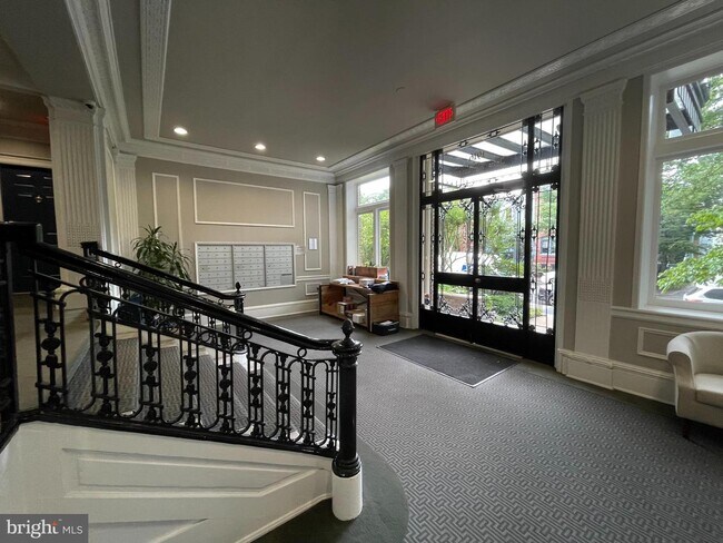 Foto del edificio - 1916 17th St NW