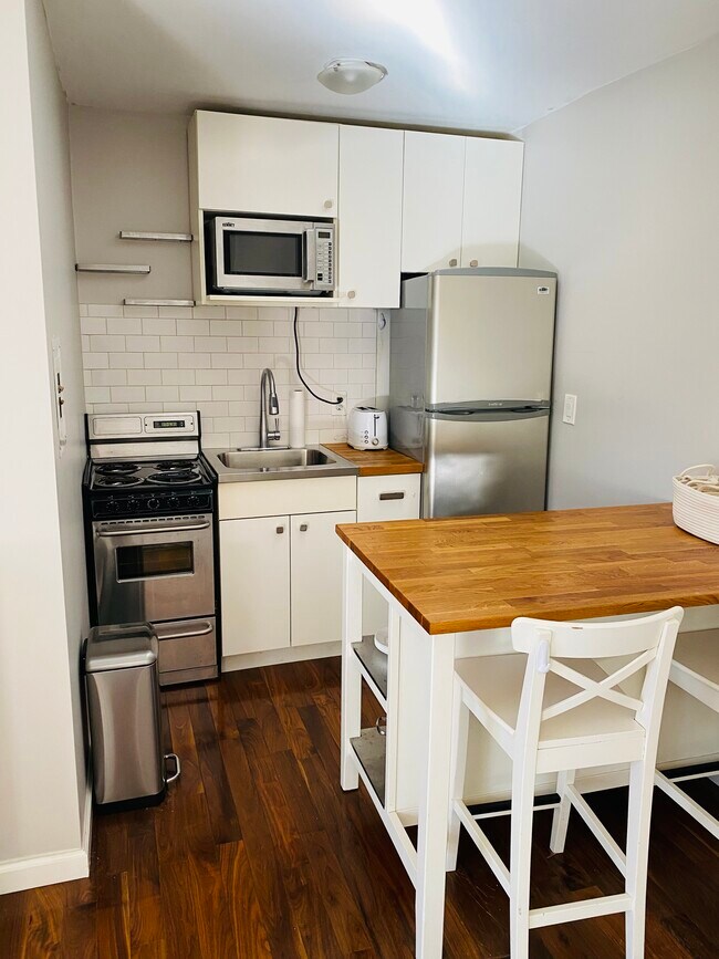 Foto del edificio - 3614 Edwards Rd