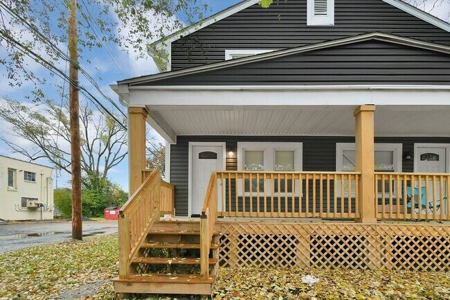 Building Photo - 702-704 Dawson Avenue