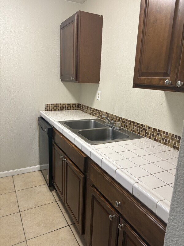 Building Photo - 3620 Verde Dr