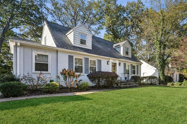 Building Photo - 2050 Mercer Ave