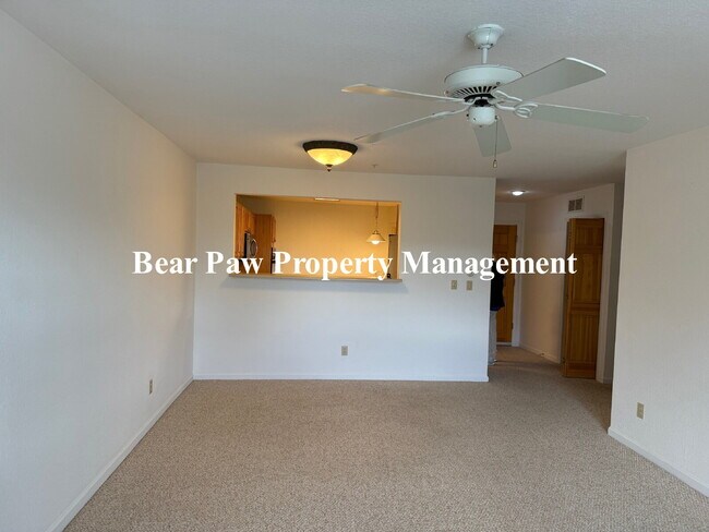 Foto del edificio - Beautiful Condo for Senior Living in North Evergreen!!